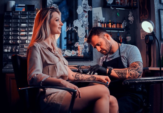 Sezonowość w branży tatuatorskiej Sezonowość w branży tatuatorskiej